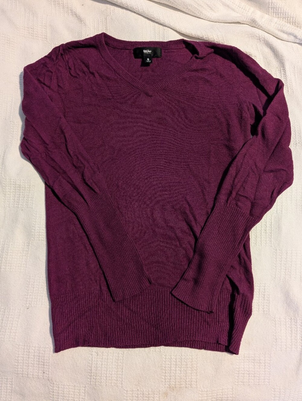 Mossimo Women's V-Neck Sweater - Plum
